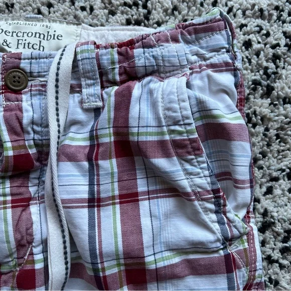 Abercrombie & Fitch Plaid Shorts Red White Casual Slightly Distressed Men’s 32 - Picture 8 of 16